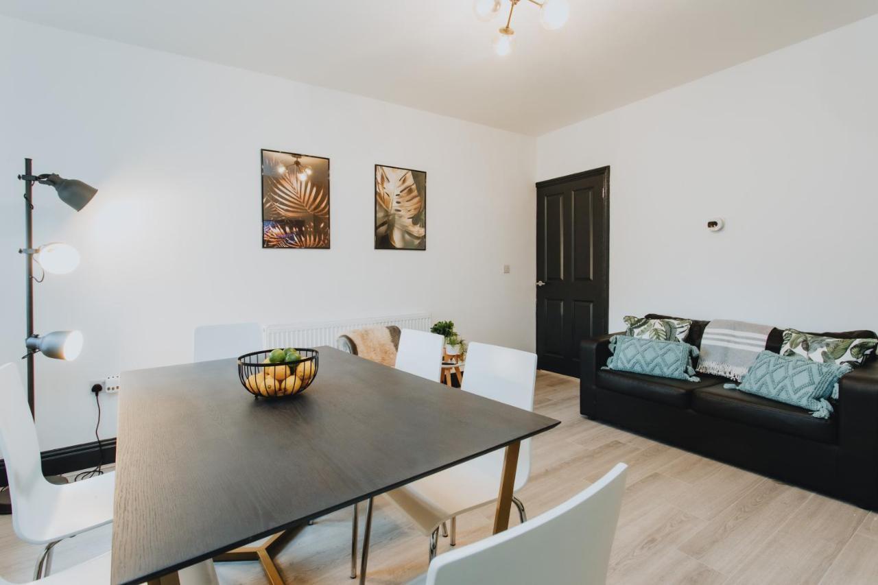 Townhouse House Ideal Contractors In Rugby Esterno foto
