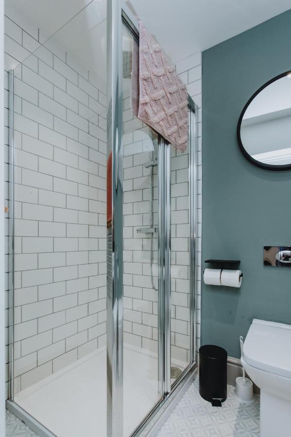 Townhouse House Ideal Contractors In Rugby Esterno foto