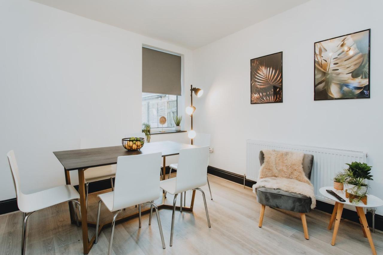 Townhouse House Ideal Contractors In Rugby Esterno foto